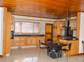 Emangunini Guest house