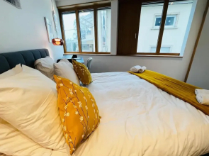 Beautiful one bedroom w balcony&parking