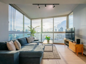 w Prestigious 2BR w Perfect Balcony View