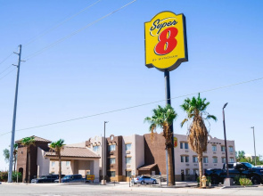 Super 8 Motel- Yuma