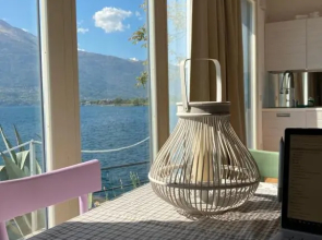 Unique waterfront private house at Como lake