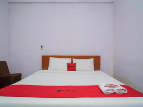 RedDoorz Plus Syariah At Lotus Hotel Bojonegoro