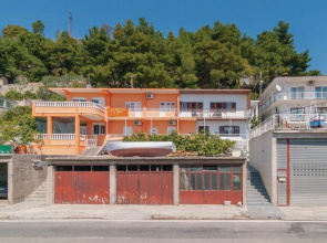 Amazing Home in Jesenice Bajnice With Wifi and 2 Bedrooms