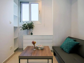 Phaedrus Living - Seaside Executive Flat Harbour 203