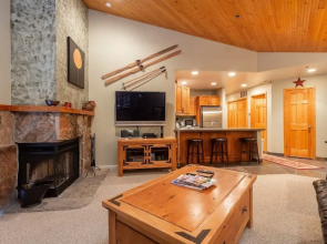 Courchevel at Deer Valley Resort - One Bedroom Condo with Hot Tub # C202 1 Condo