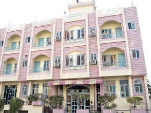 Hotel Rajlaxmi Palace by OYO Rooms