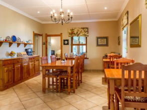 Porcupine Ridge Guest House