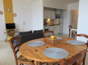 Appartement Avec Superbe Vue Mer À Tregastel - Ref 6