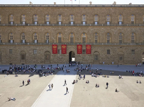 Palace with balcony View to Pitti Palace and the Duomo