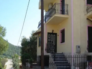 Holiday Mesovouni Farm House