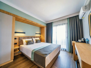 Premier Nergis Beach