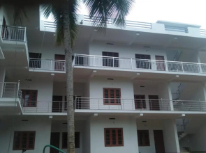 Biriyomz Residency, Kalpatta, Munderi, Low Cost Rooms and Deluxe Apartment