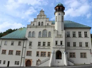 Ski Bike Hike Apartment