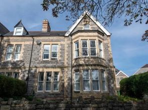 13 Victoria Road Apartment