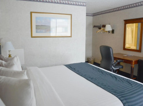 Travelodge by Wyndham Milwaukee