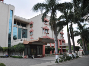 OYO 13279 Hotel Jabali Palace