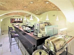 Rixwell Centra Hotel