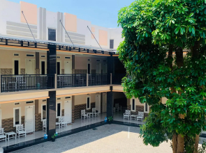Asmi Hotel
