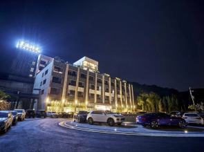 Shine Mood Resort Yuanli