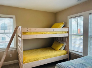 1 Fine Day 4 Bedroom Home by RedAwning