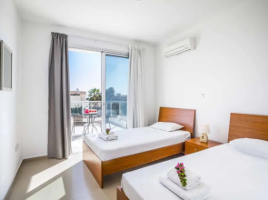 Villa White Moonflower