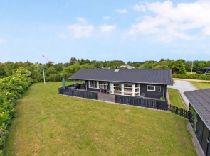 "Tatyana" - 950m from the sea in NW Jutland