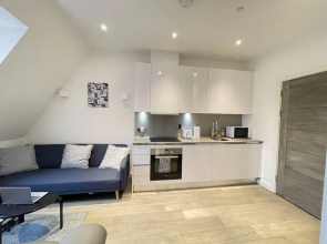 Remarkable 1-bed Apartment in Slough