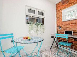 Host Stay Croydon Road Abode