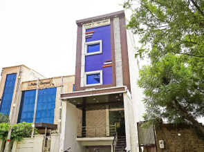 OYO 48568 Hotel Kamla Palace