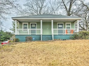 East Point Home ~ 6 Mi to Downtown ATL