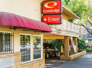 Econo Lodge Sacramento Convention Center