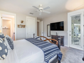 1364 Laurel Grove 3 Bedroom Home by RedAwning