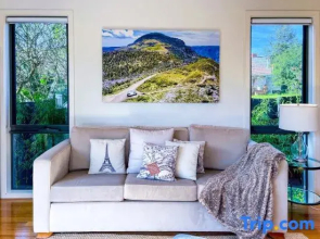 Delux Camberwell Sunny Townhouse