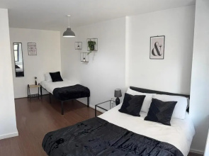 Spacious 3-br Apt in Central, Birmingham