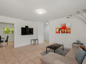 New Private 2 Bedroom Minutes from Beach and Casino