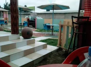 Baobab Bar And Lodge