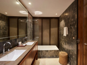 Отель The Bless Hotel and Residence