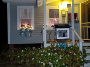 Captain's Quarters, Close To Downtown Ogunquit 1 Bedroom Cottage by RedAwning
