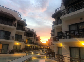 Aldea Thai by oceanfront