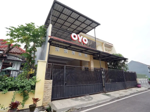 OYO 302 Karolin Syariah Residence