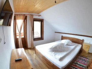 Denisa's Lodge