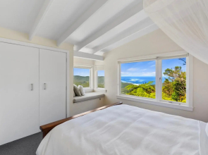 Piha - City Escape, Piha Holiday Home