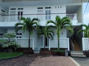 Backyard Guest House