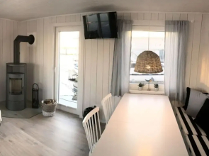 Houseboat Comfortable Vacation Home