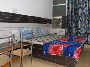 Goroomgo Bansal Guest House Meerut