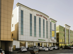 Silent Room Hotel by OYO Rooms
