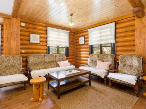 Awesome Home in Otocac With 4 Bedrooms and Wifi