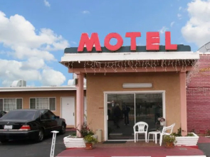 Tropic Motel Lancaster