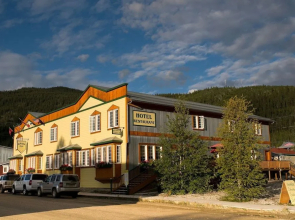 Aurora Inn