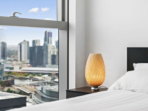 ABIGAIL, 2BDR Docklands Apartment
